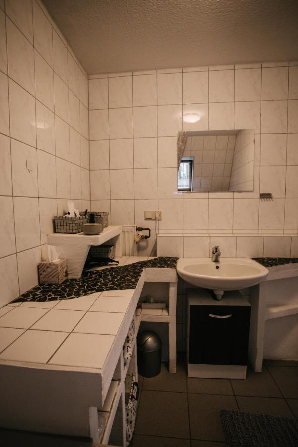 Eigenes Maisonettehaus In Idyllischer Lage Mit Balkon, Nahe Messe, 24H Self-Check In, Gratis Parken Швабах Екстер'єр фото