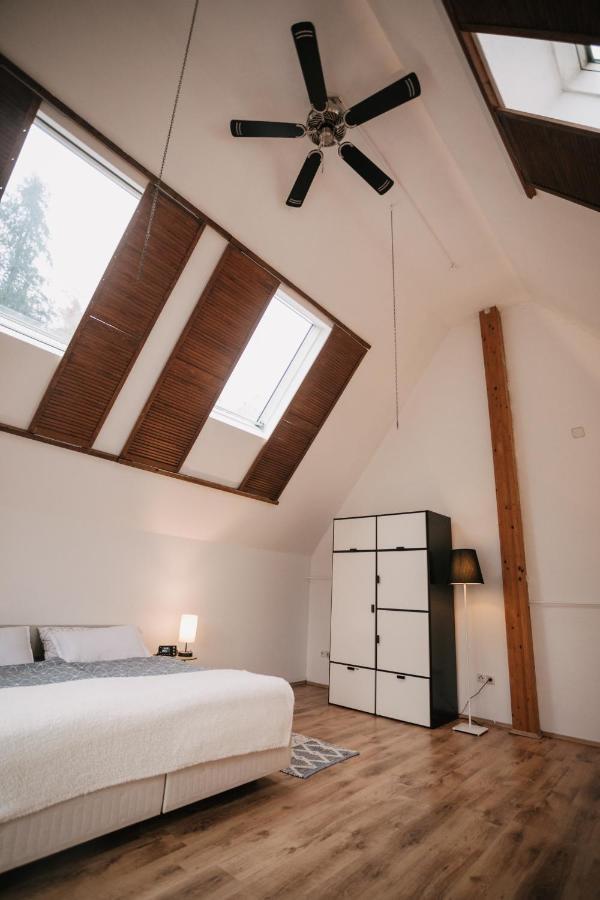 Eigenes Maisonettehaus In Idyllischer Lage Mit Balkon, Nahe Messe, 24H Self-Check In, Gratis Parken Швабах Екстер'єр фото